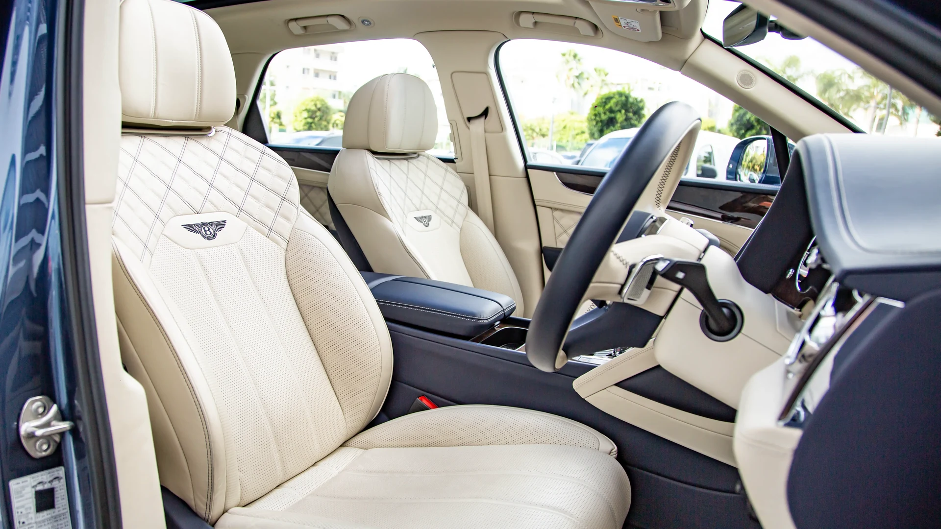 Bentley Bentayga Hybrid First Edition #14 Photo 5