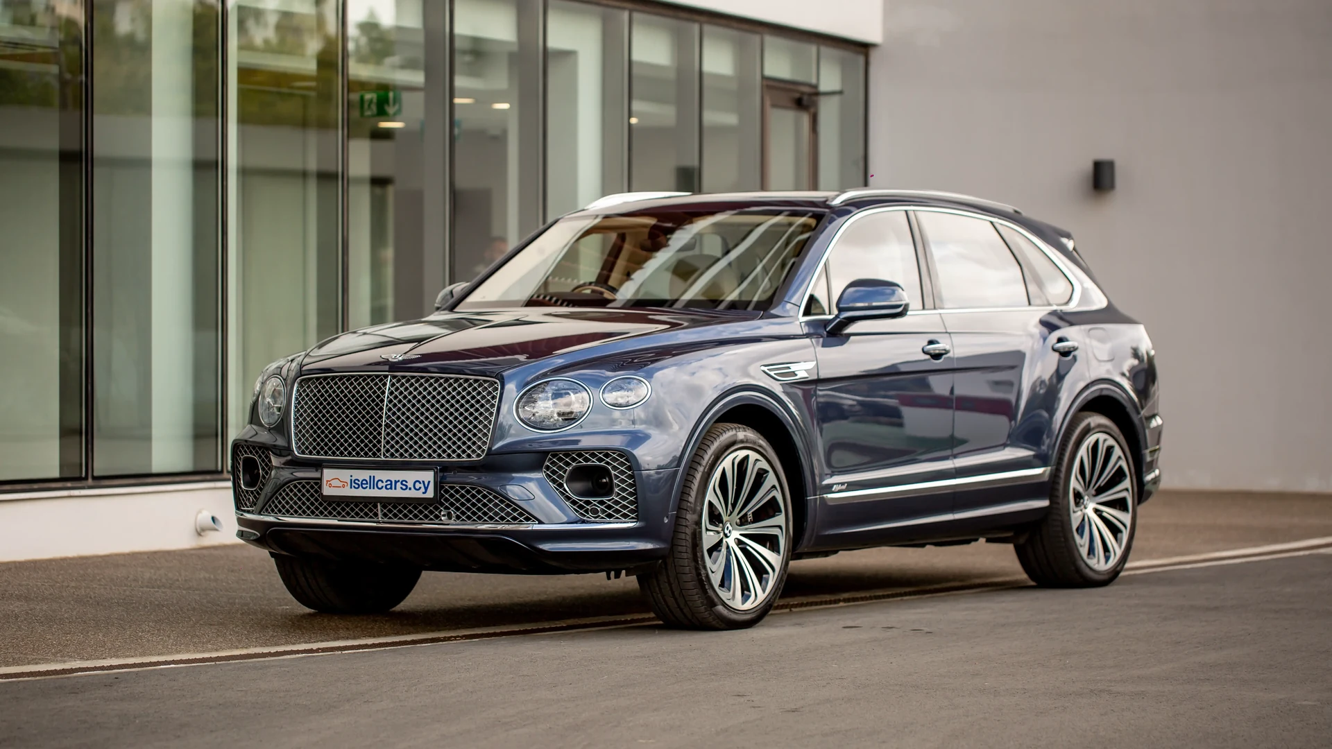 Bentley Bentayga Hybrid First Edition #14 Photo 1
