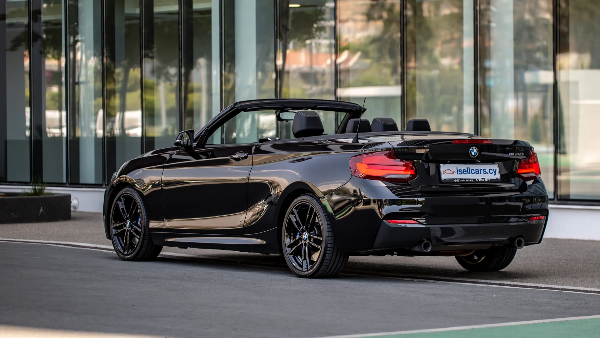BMW M240i Convertible #23 Photo 2