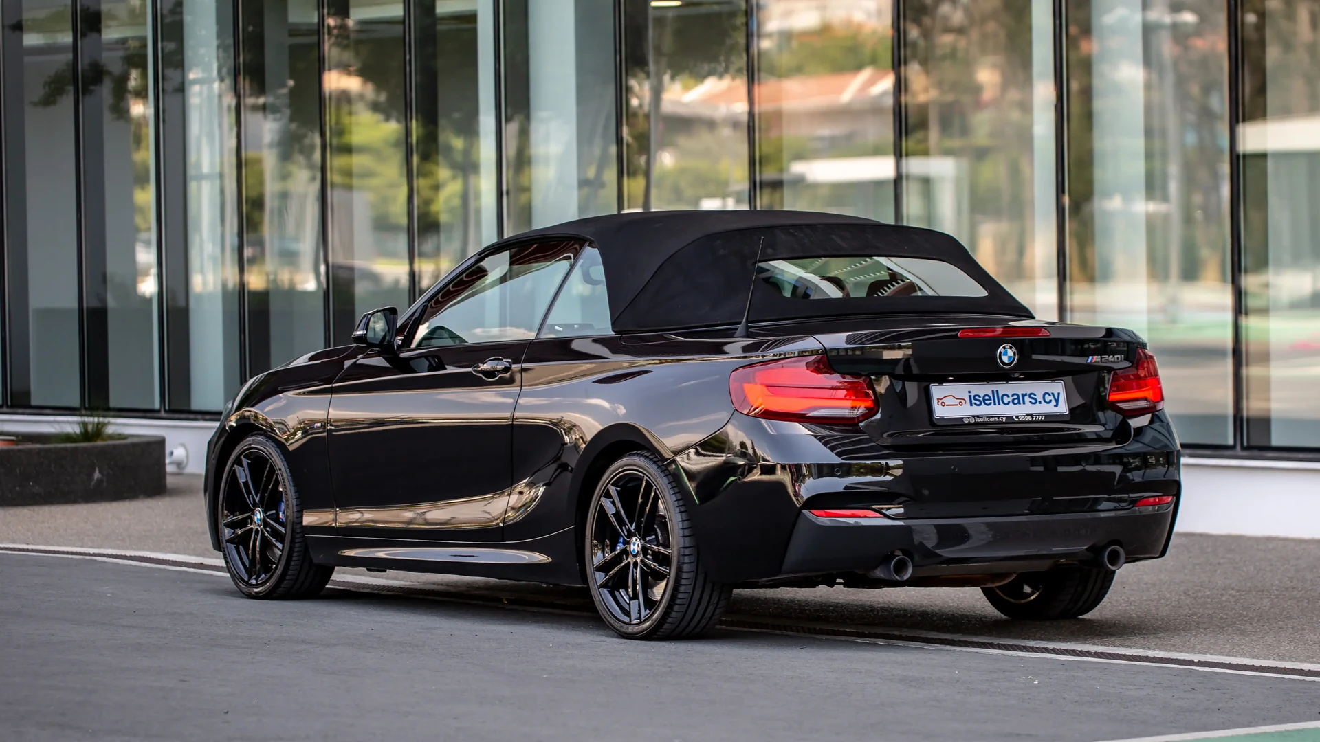 BMW M240i Convertible #23 Photo 7