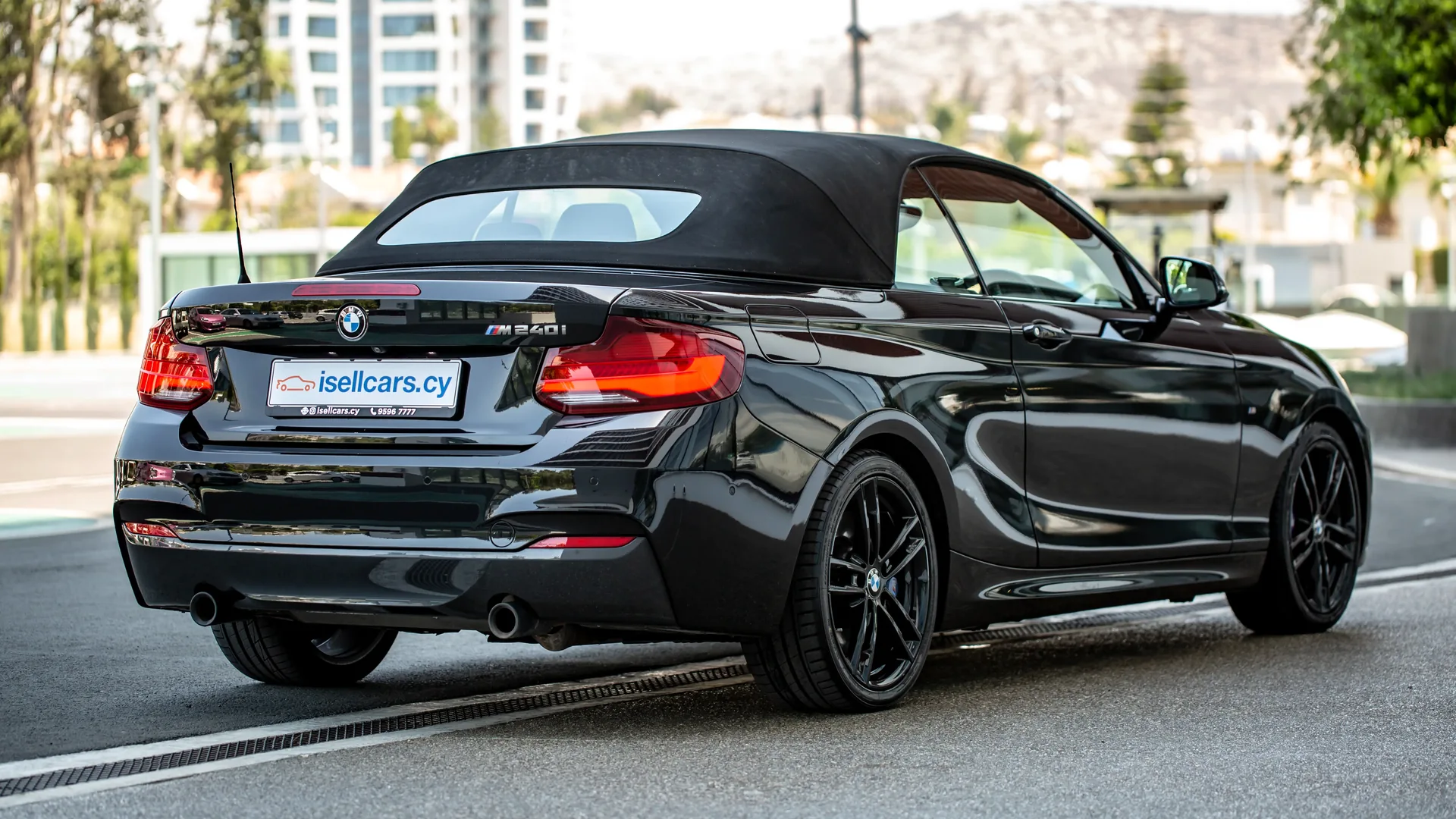 BMW M240i Convertible #23 Photo 9