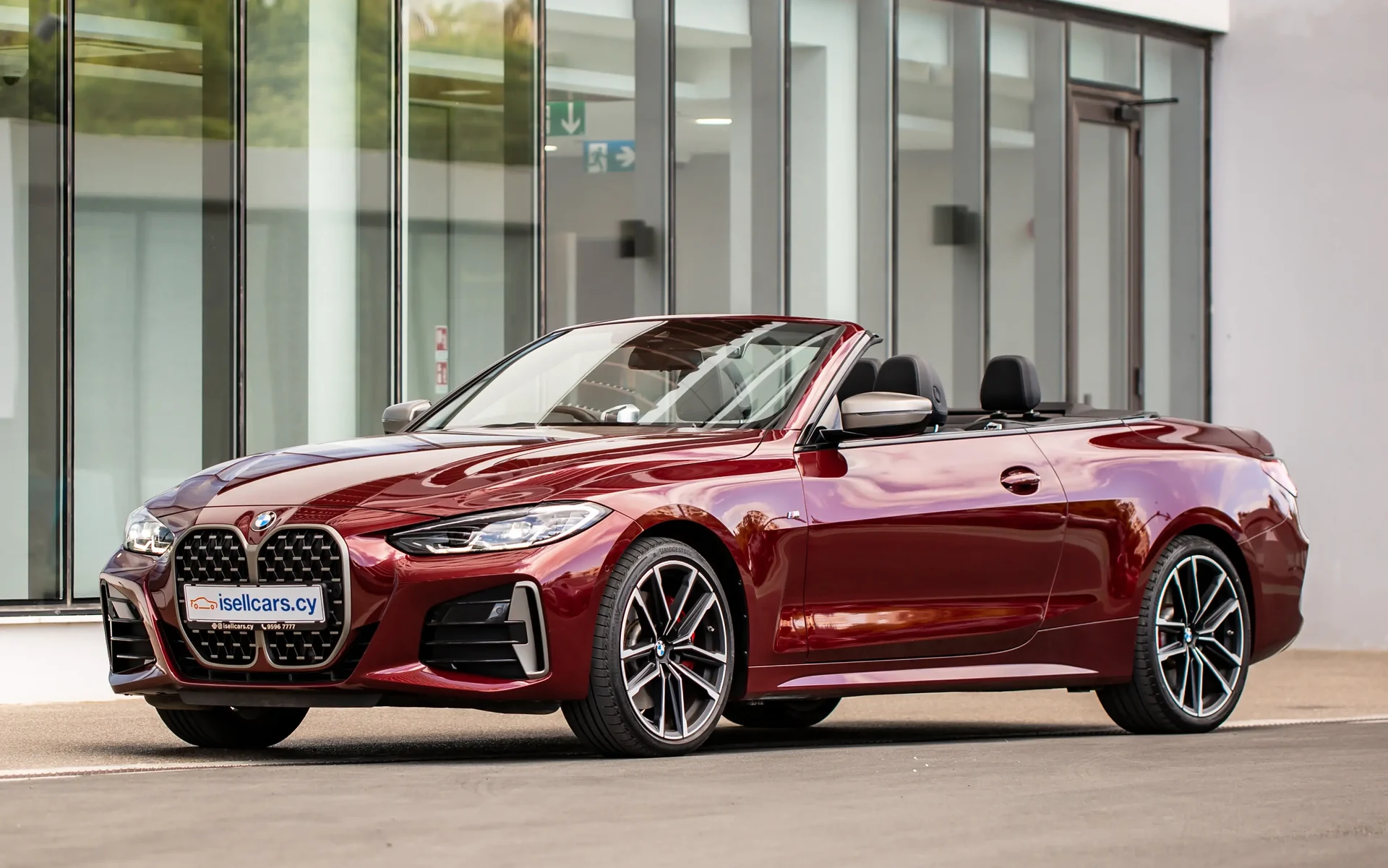 BMW M440i xDrive Convertible #40 Photo 1