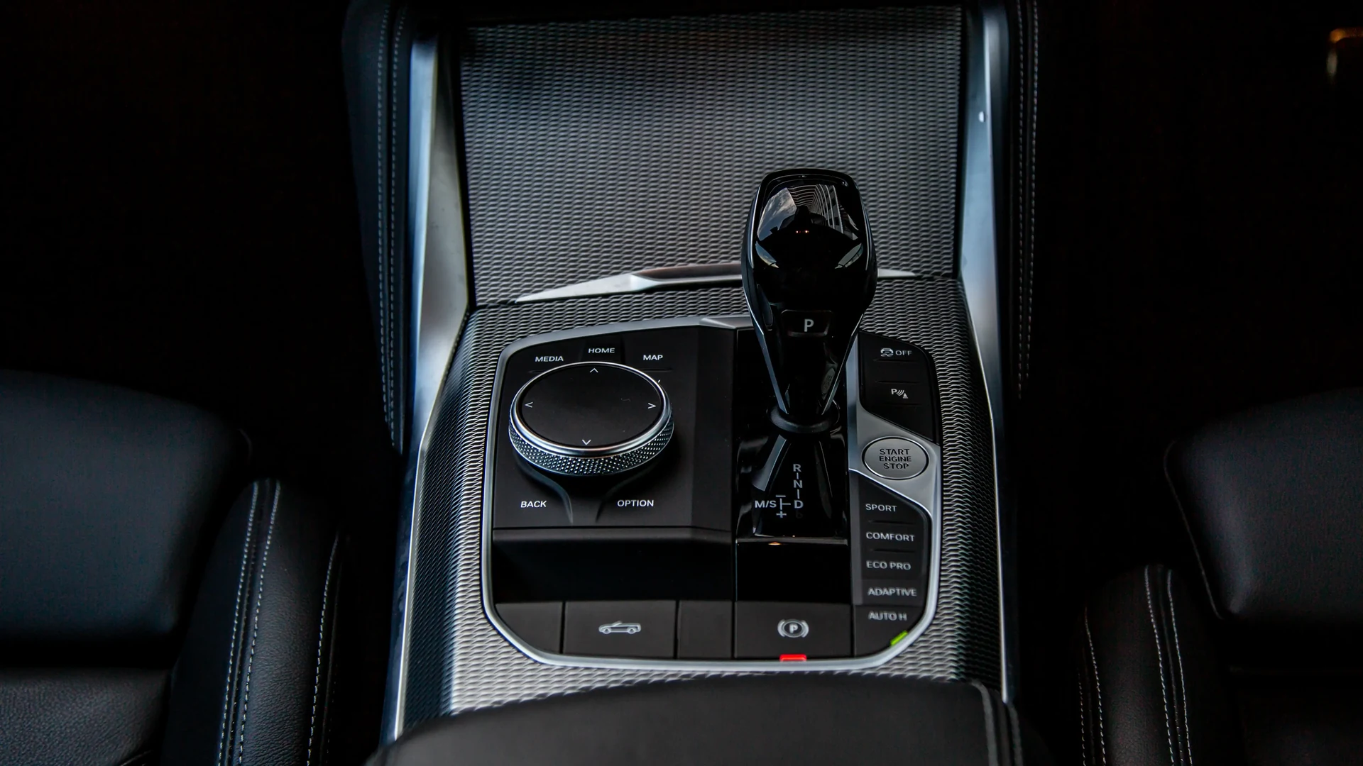 BMW M440i xDrive Convertible #40 Photo 14