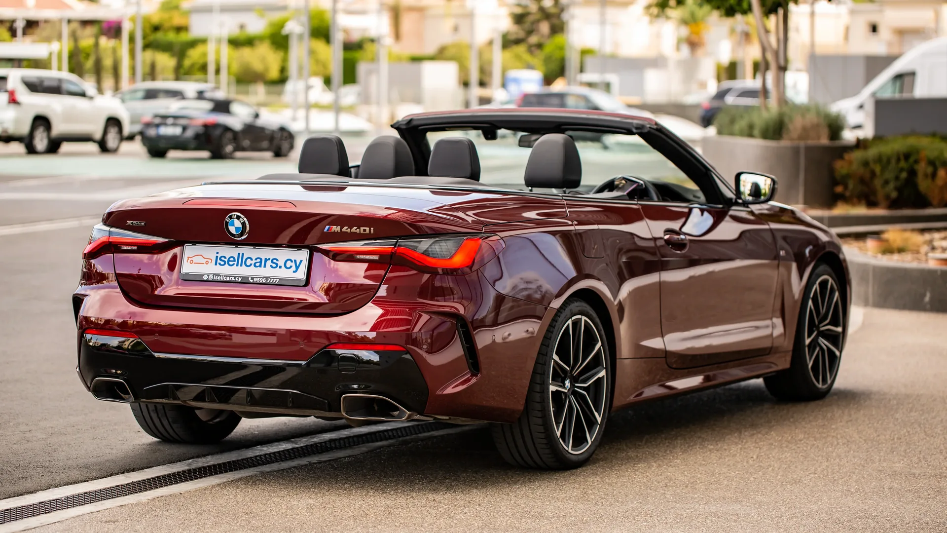 BMW M440i xDrive Convertible #40 Photo 4
