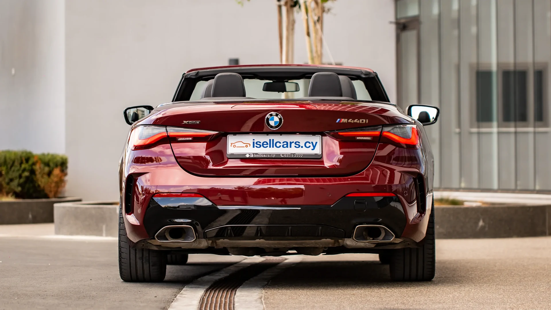 BMW M440i xDrive Convertible #40 Photo 5