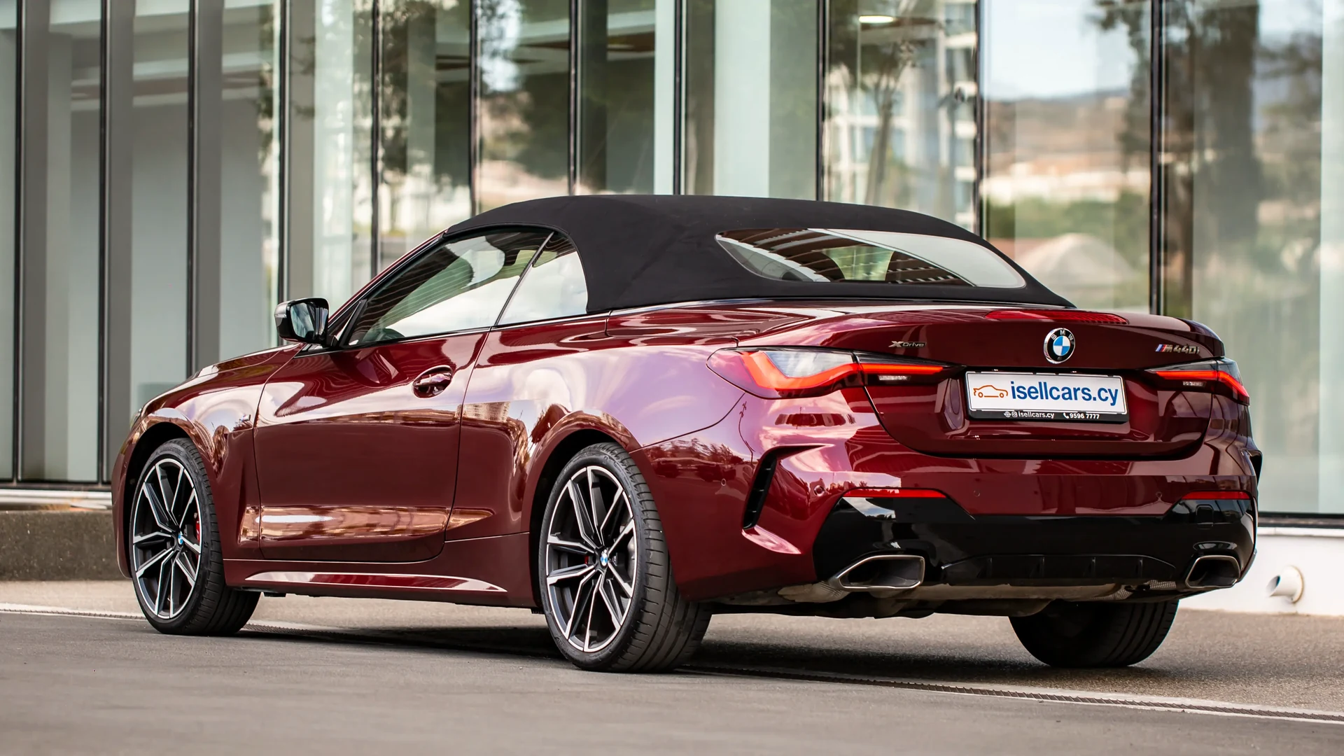 BMW M440i xDrive Convertible #40 Photo 7