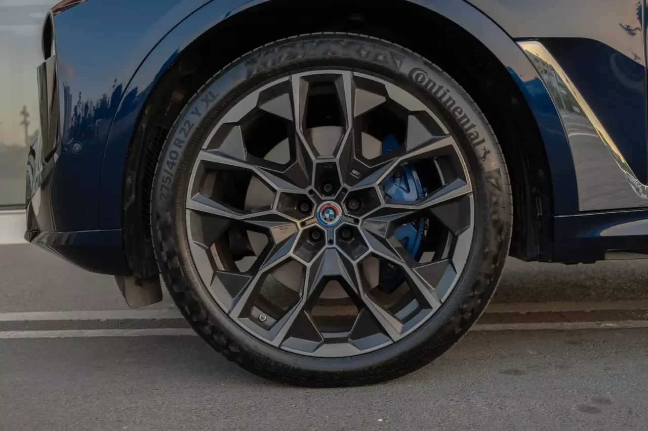 BMW X7 xDrive40i M Sport #4 Photo 9