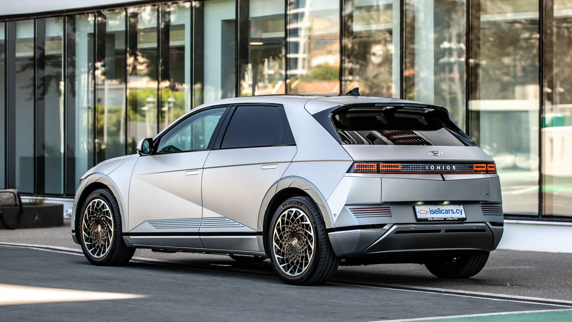 Hyundai Ioniq 5 #30 Photo 2