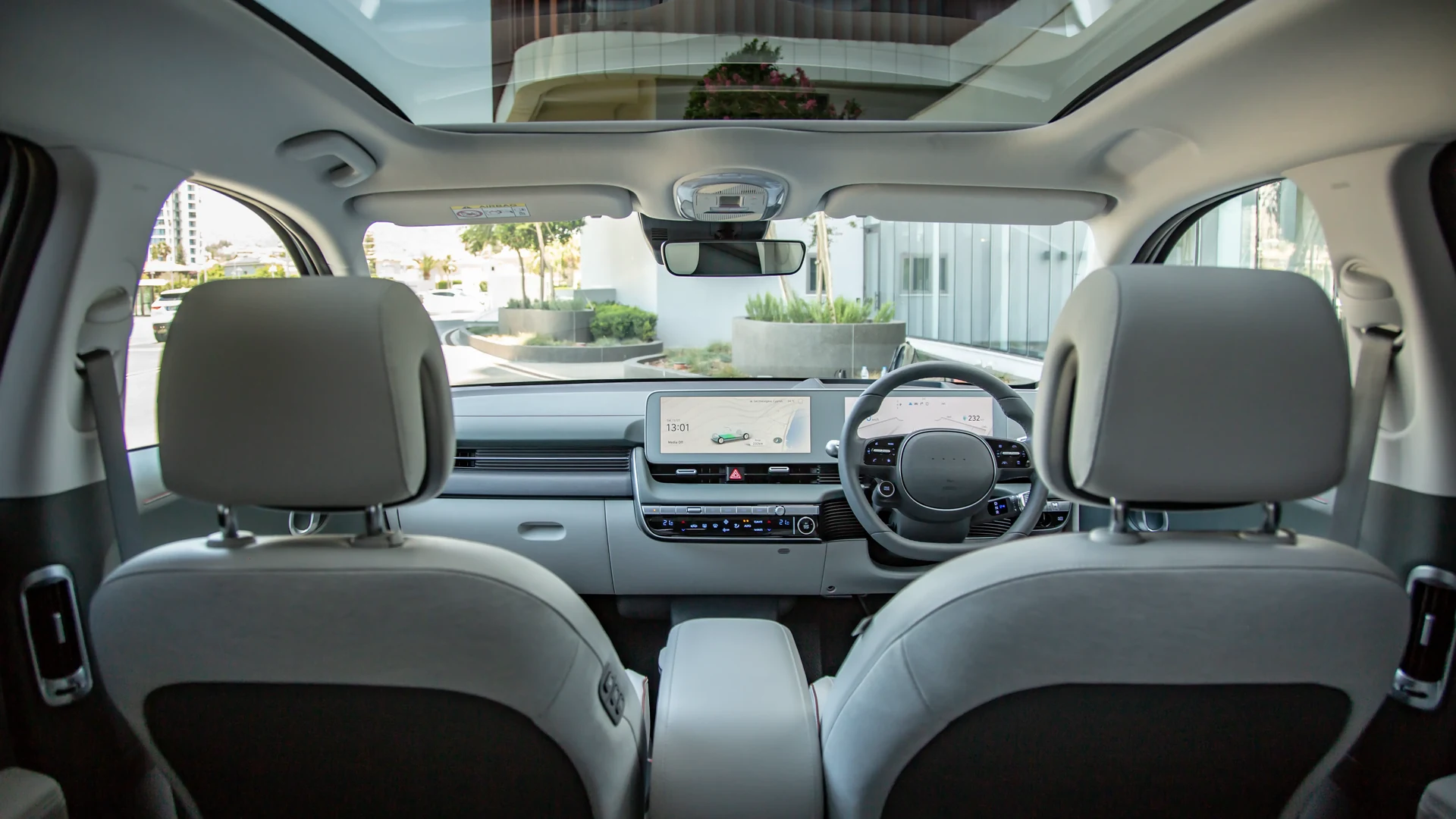 Hyundai Ioniq 5 #30 Photo 8