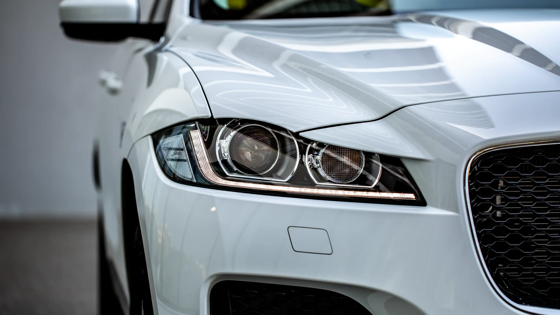 Jaguar F-Pace D180 AWD #29 Photo 11