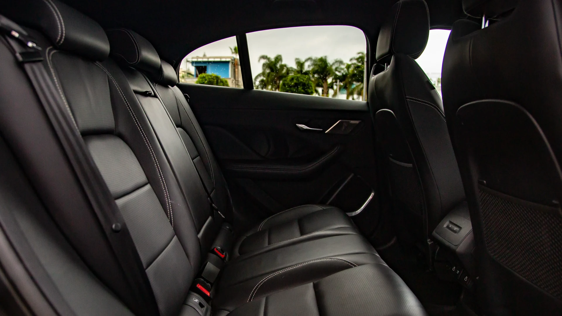 Jaguar I-Pace EV400 HSE Black #45 Фото 9