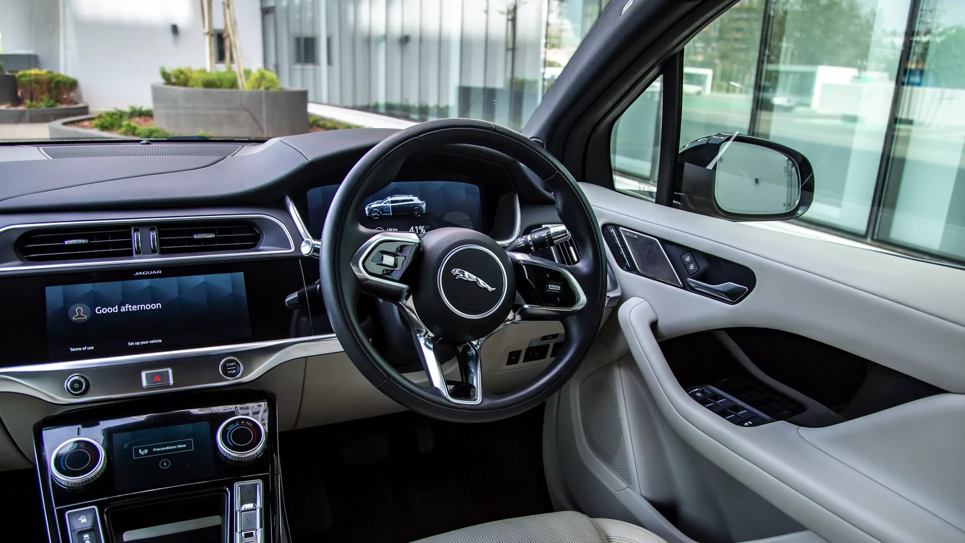 Jaguar I-Pace EV400 HSE Black #49 Фото 12