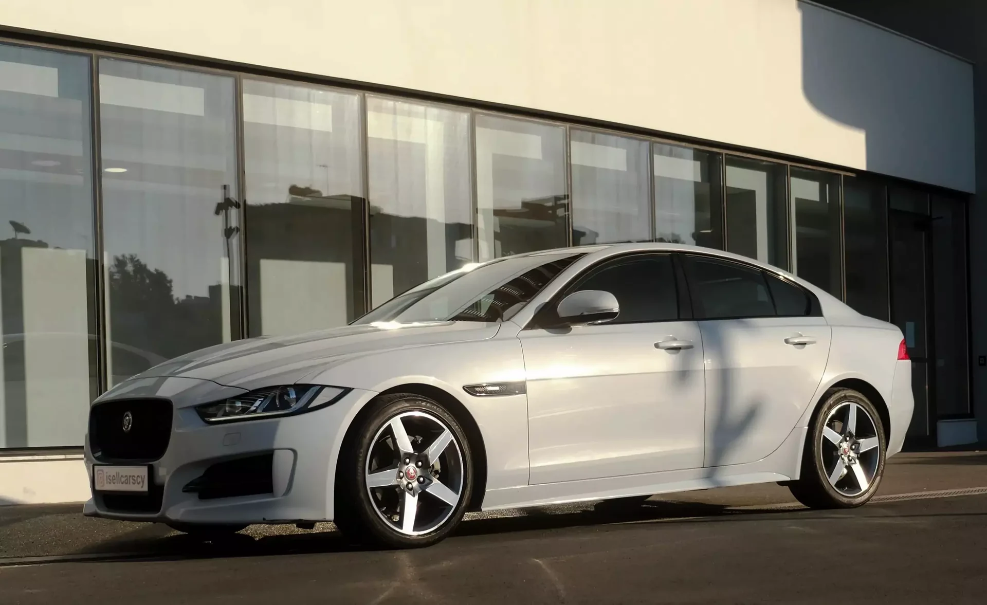 Jaguar XE R-Sport #21 Photo 1