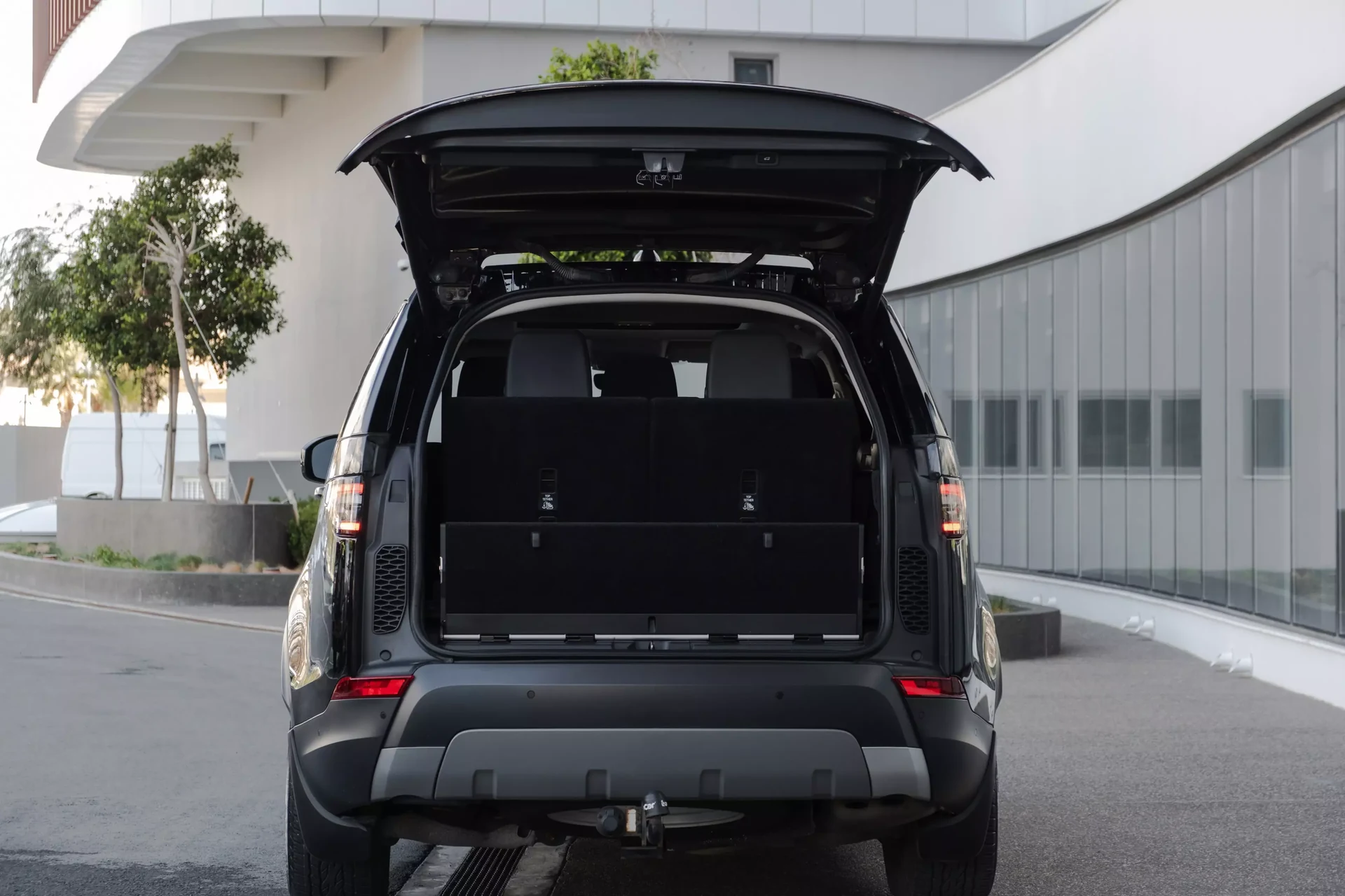 Land Rover Discovery SD4 SE #9 Photo 13