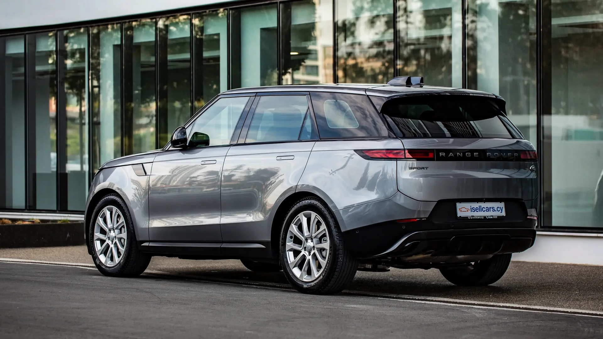 Range Rover Sport SE #24 Фото 2