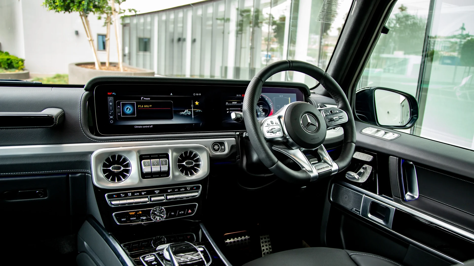 Mercedes-AMG G63 Premium Plus #8 Photo 10