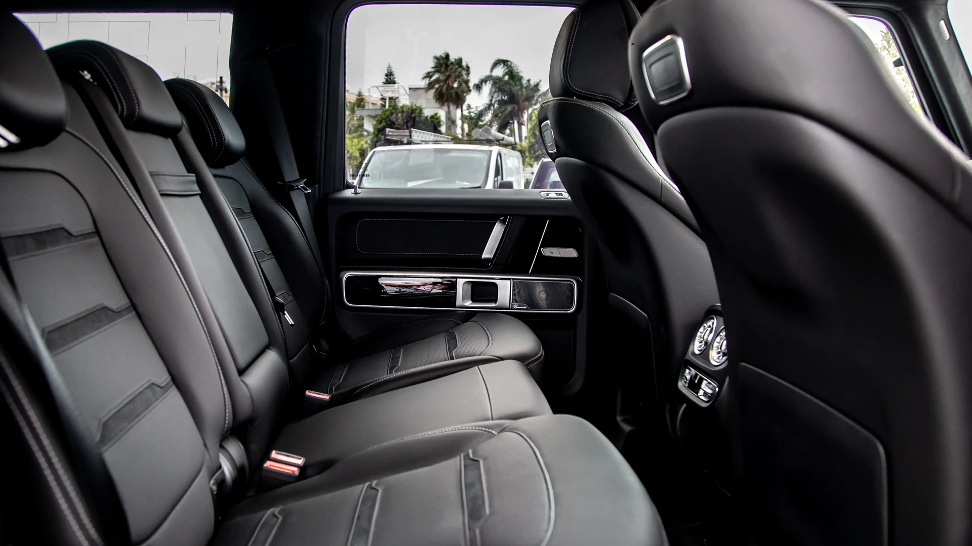 Mercedes-AMG G63 Premium Plus #8 Photo 11