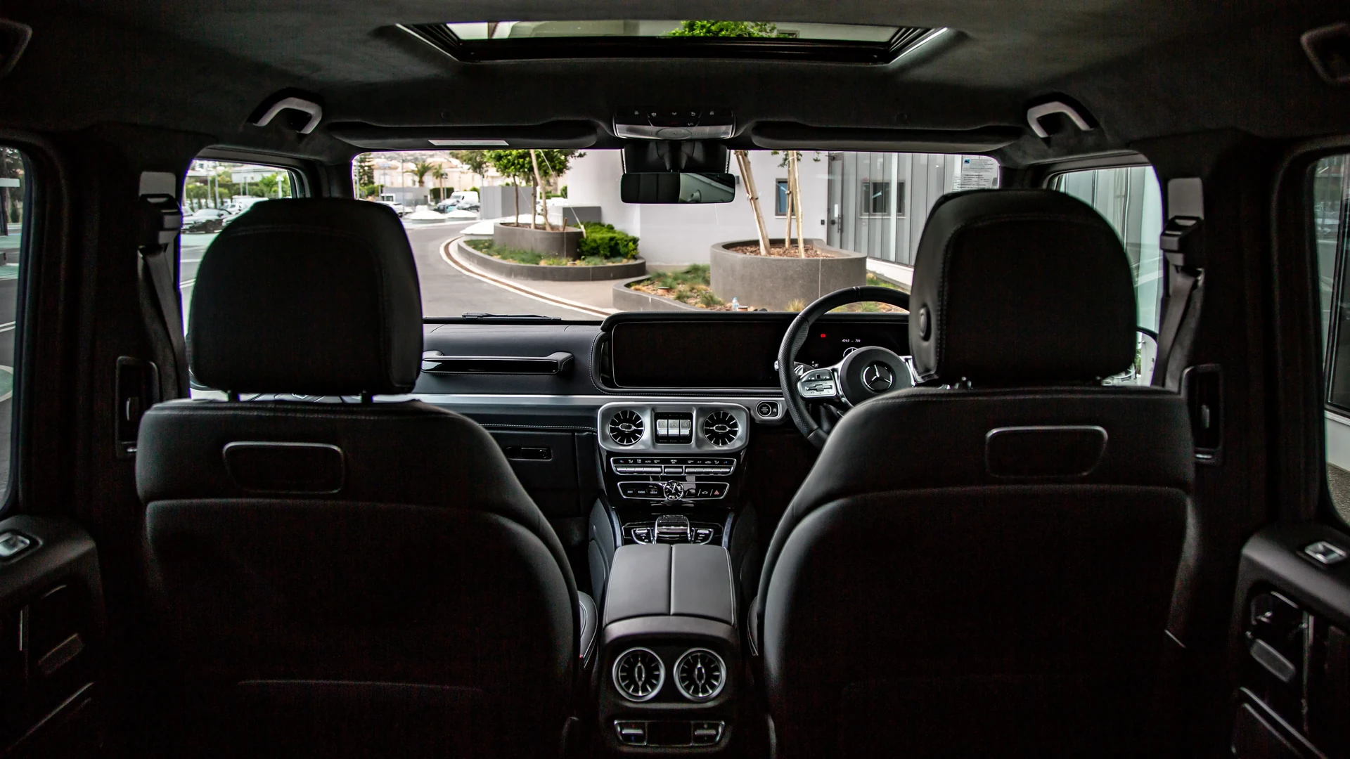 Mercedes-AMG G63 Premium Plus #8 Photo 12