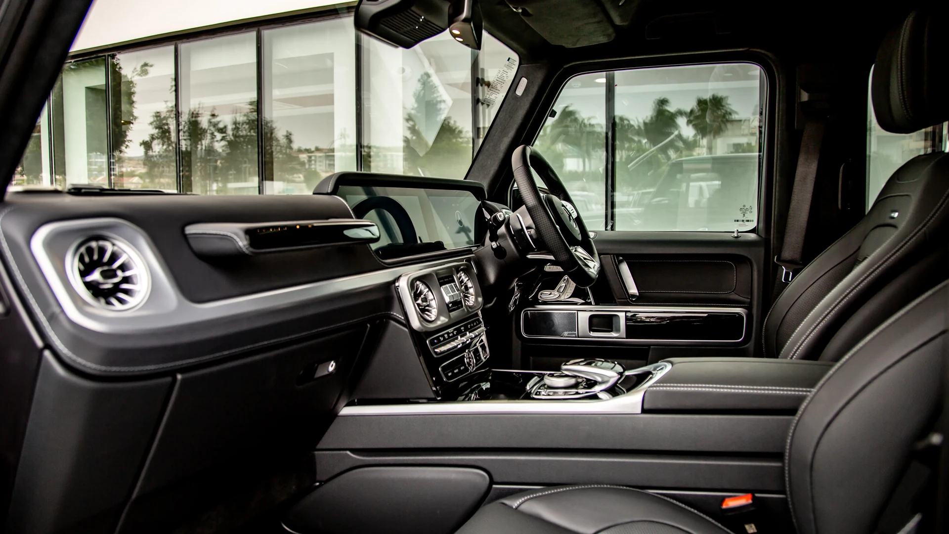 Mercedes-AMG G63 Premium Plus #8 Photo 9