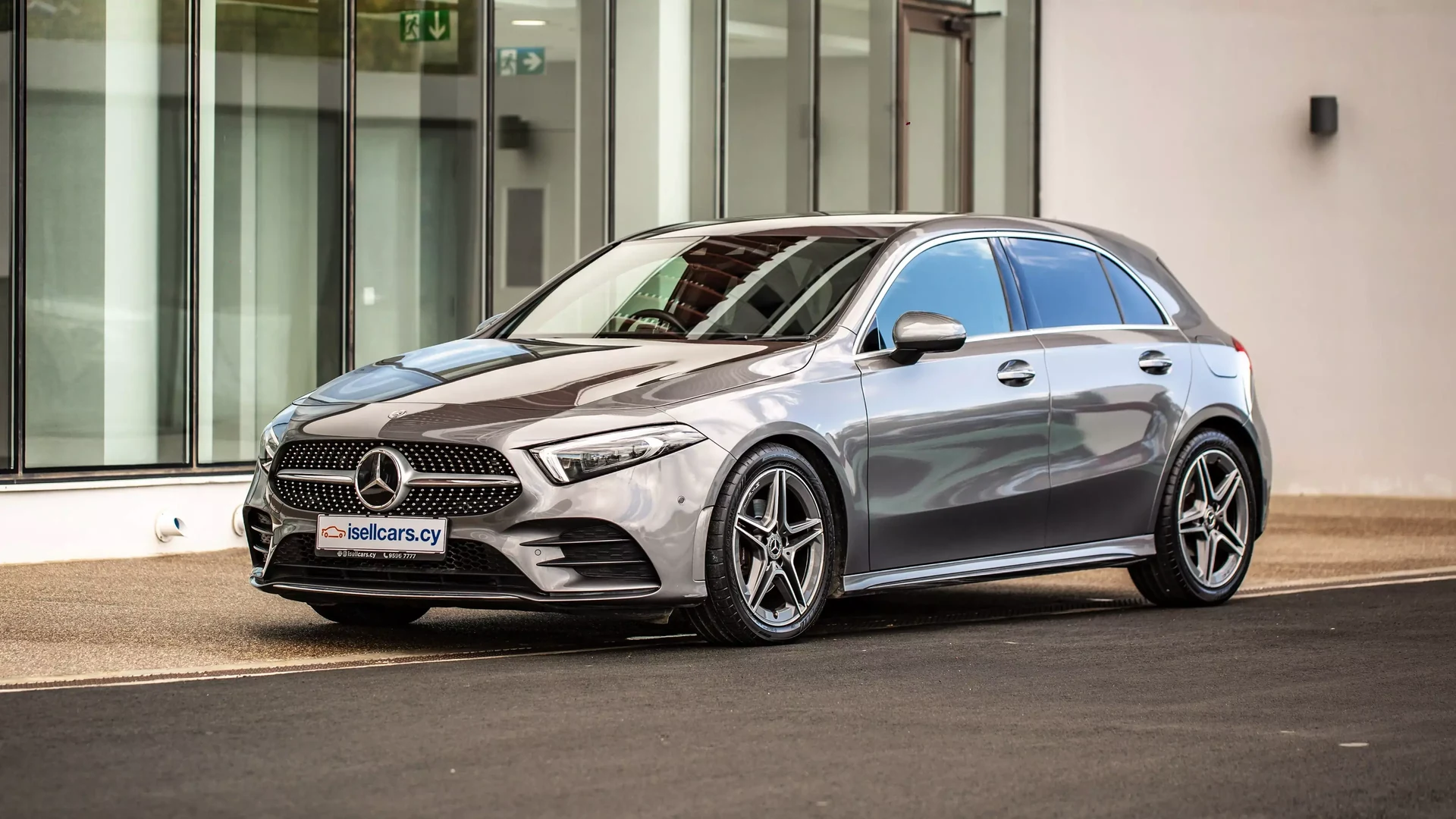 Mercedes-Benz A200d Hatchback #18 Фото 1