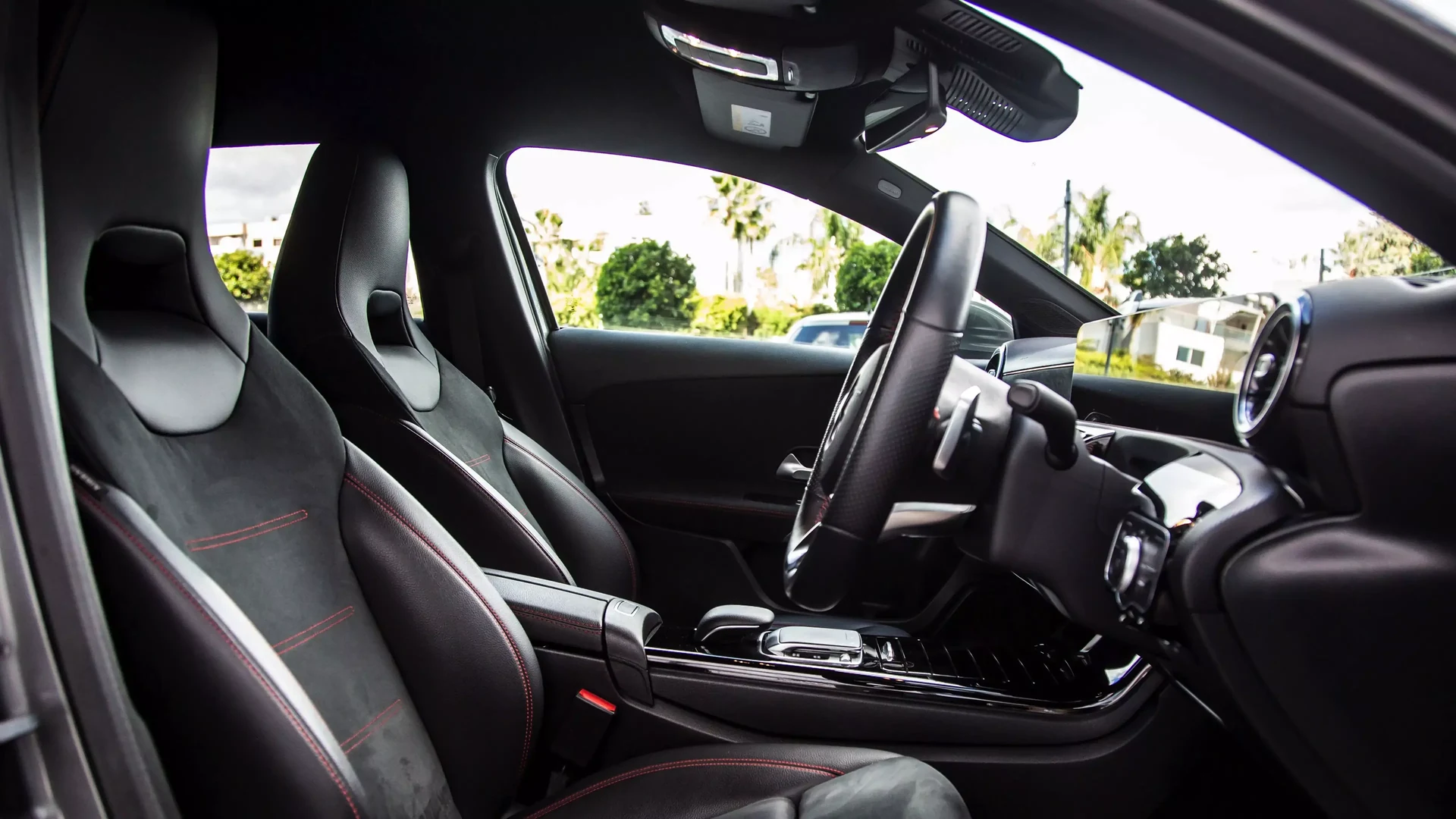 Mercedes-Benz A200d Hatchback #18 Фото 7