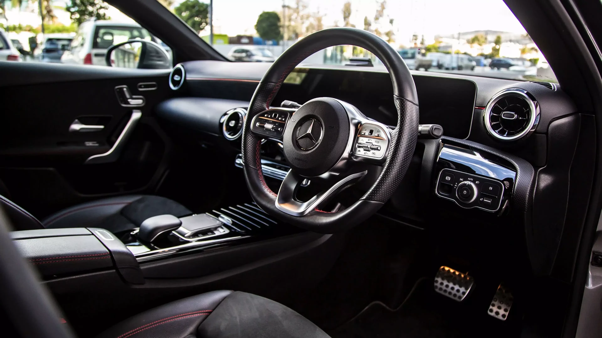 Mercedes-Benz A200d Hatchback #18 Фото 8