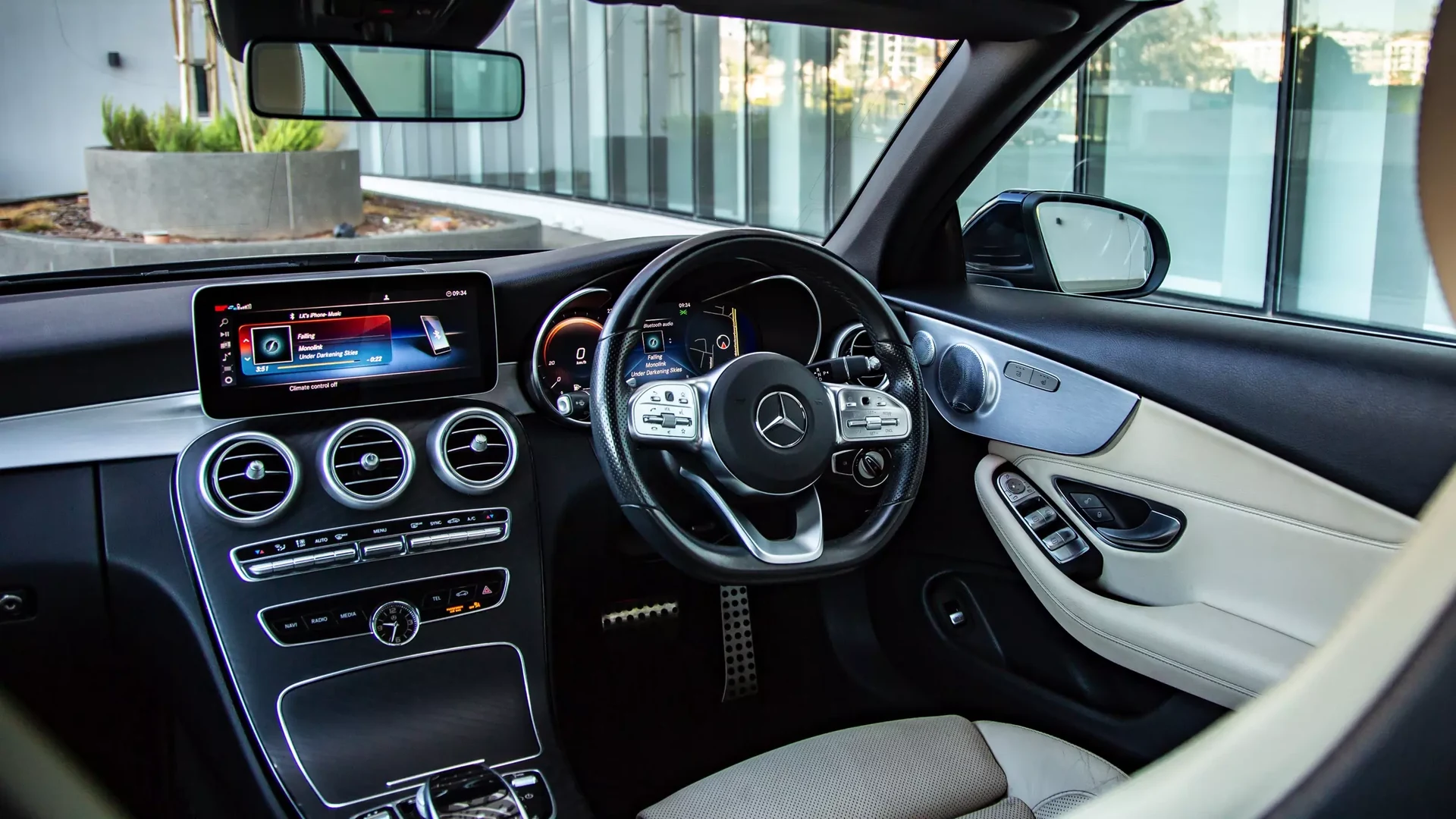 Mercedes-Benz C220d Convertible Premium Plus #43 Photo 7