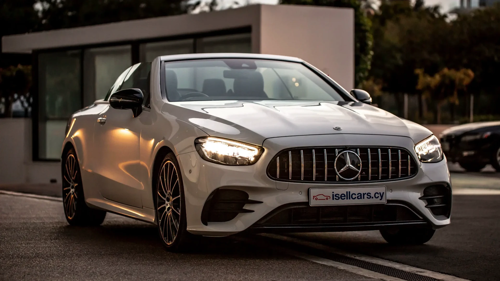 Mercedes-Benz E300 Convertible Premium Plus #10 Фото 10