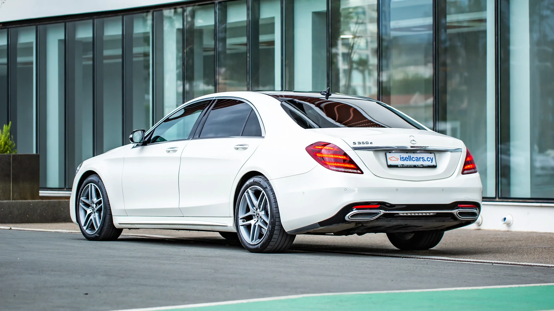 Mercedes-Benz S350d AMG Premium #46 Photo 2