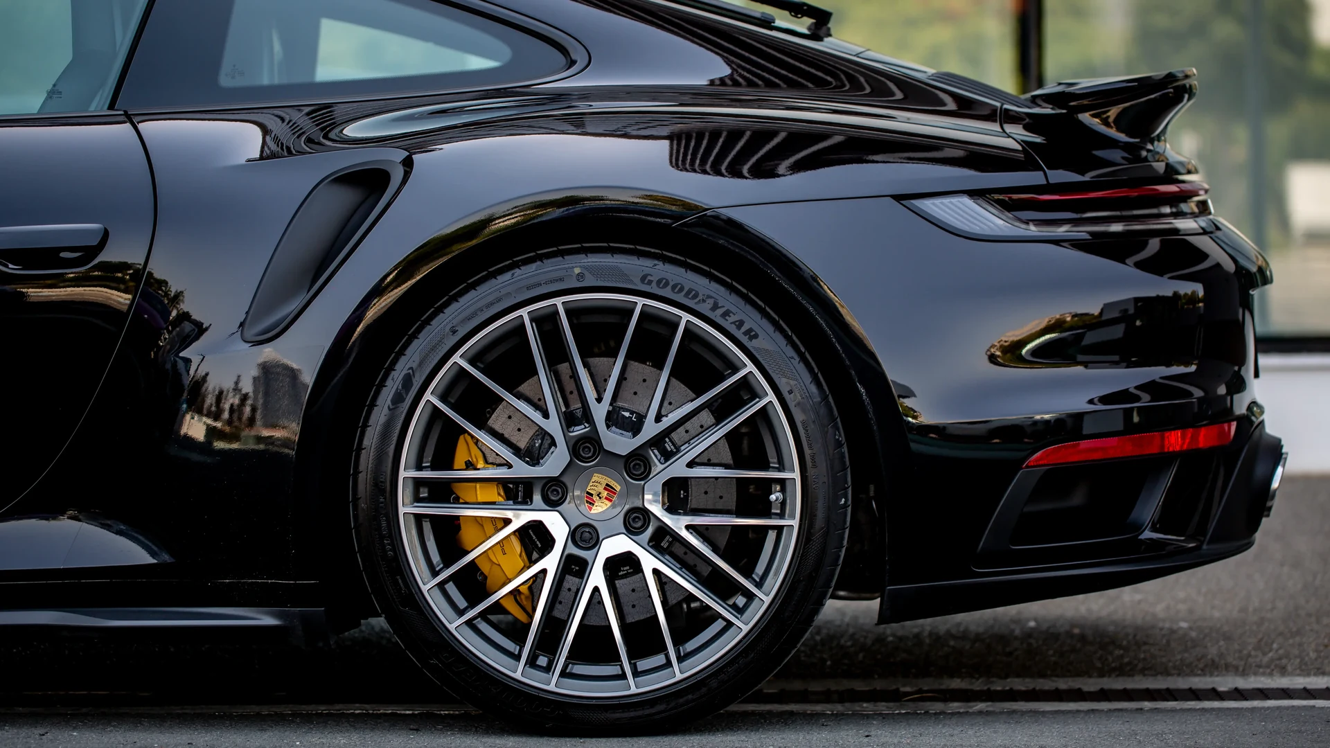 Porsche 911 Turbo S PDK #28 Photo 16
