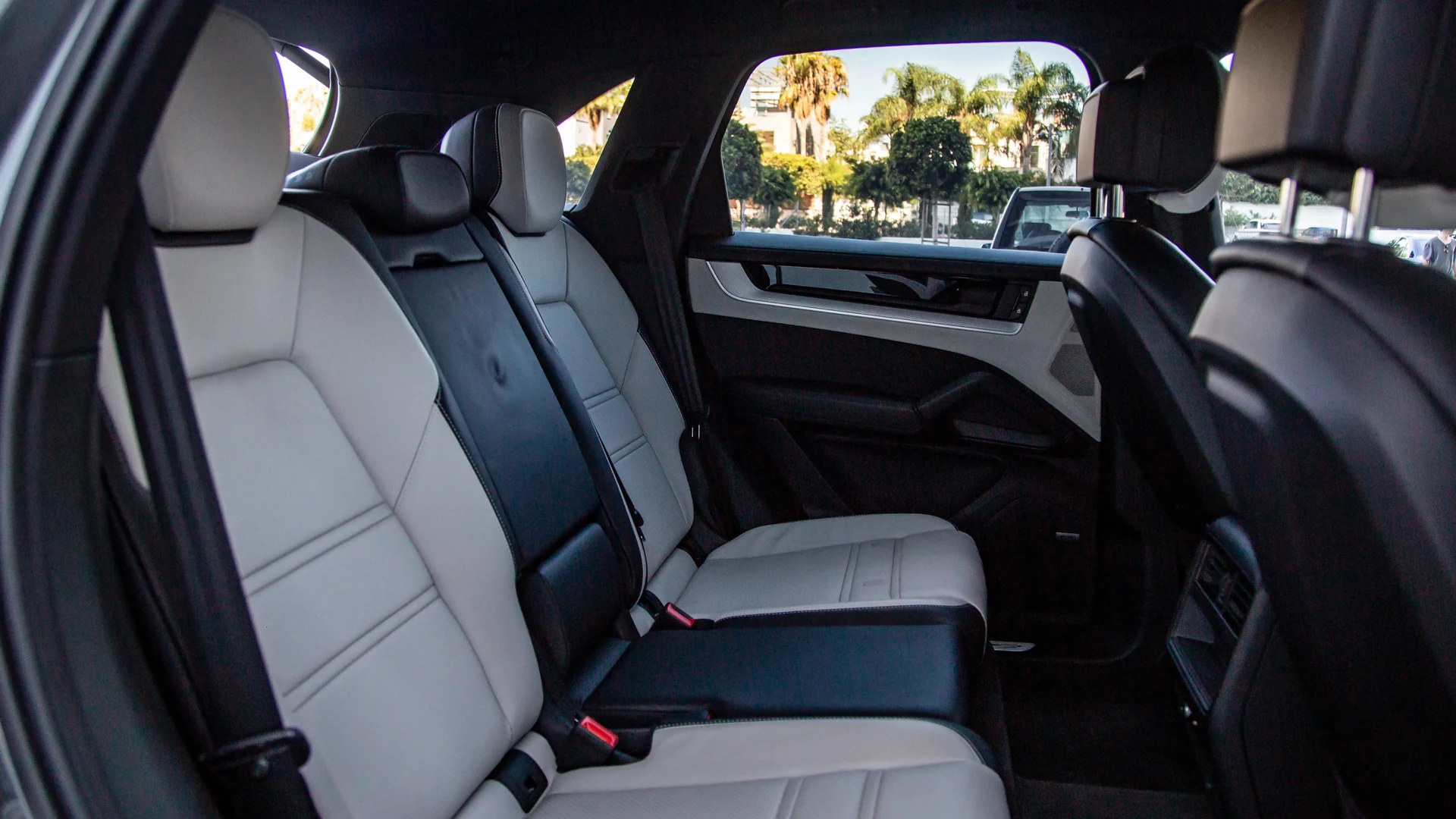 Porsche Cayenne S #35 Photo 10