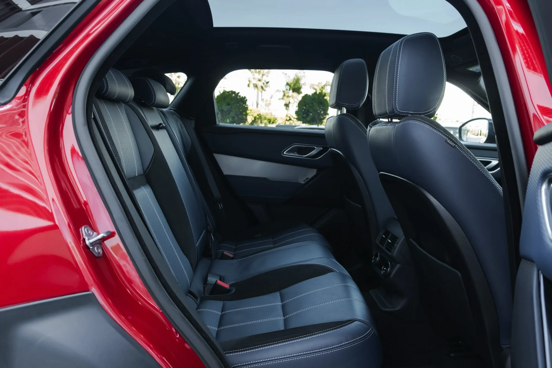 Range Rover Velar R-Dynamic D300 S #26 Photo 6