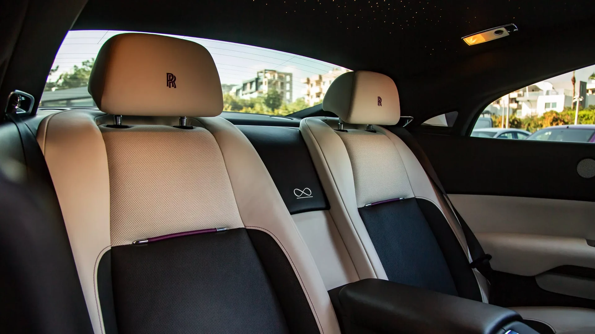 Rolls-Royce Wraith Black Badge #44 Фото 12