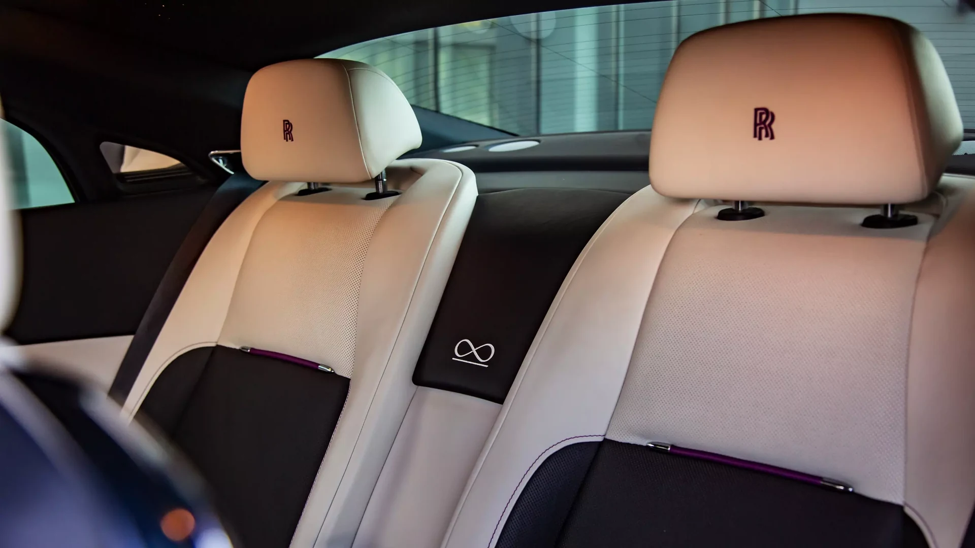 Rolls-Royce Wraith Black Badge #44 Фото 13